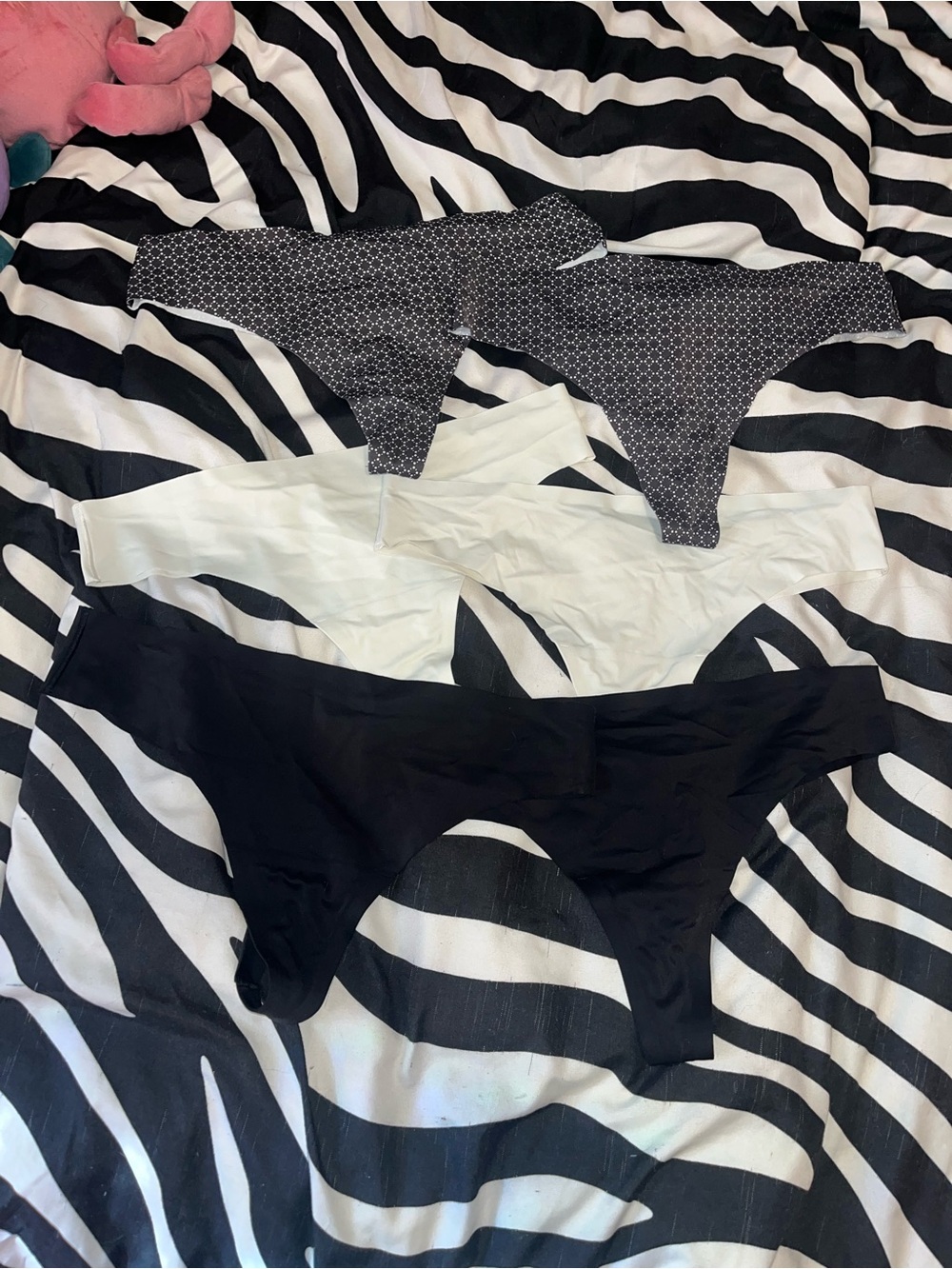 Lululemon invisiwear thong panty bundle
